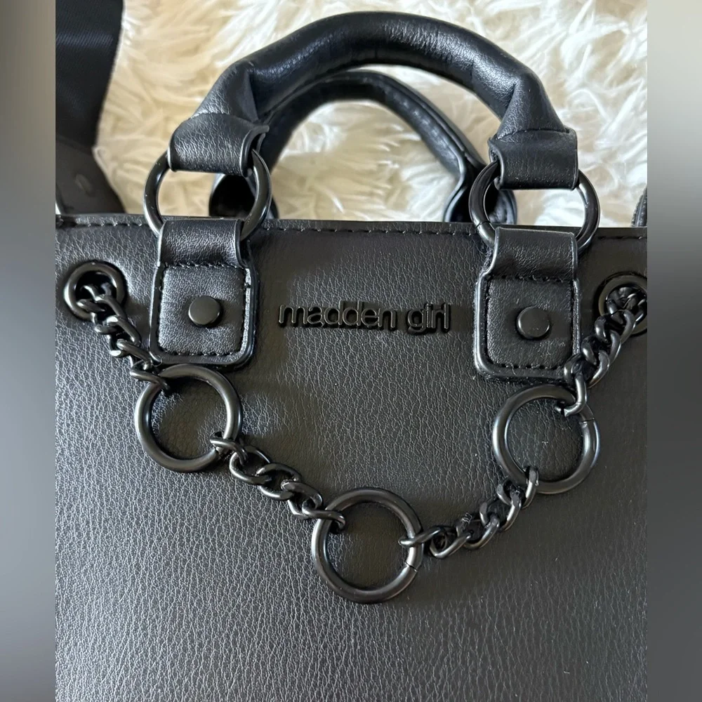 Madden Girl Black Mini Bag with Chain Detail - Picture 2 of 5